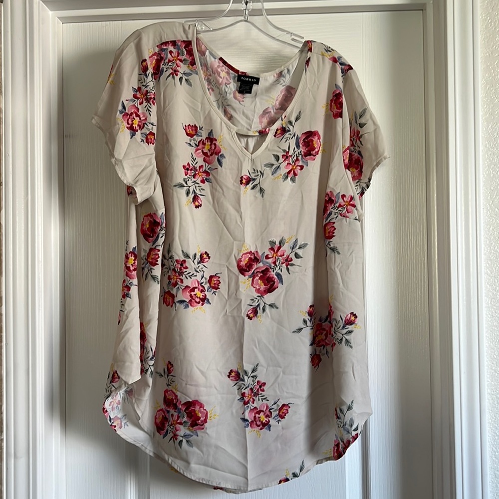 White Floral Torrid Blouse - Size 2